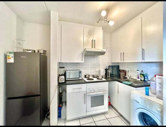 1 BEDROOM APARTMENT FOR SALE IN SANDOWN
